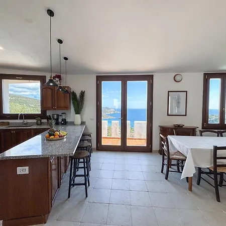 Mizar - Newly Renovated Private And An Amazing View *
